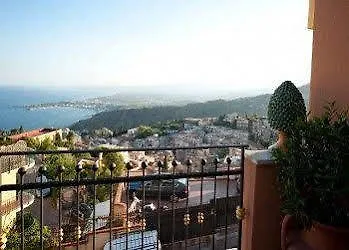 Alojamento de Acomodação e Pequeno-almoço Barone Taormina